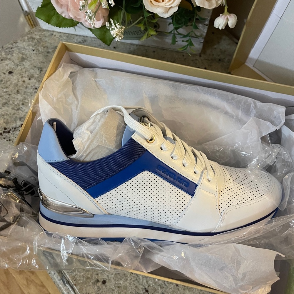 Michael kors shoes - Picture 8 of 11
